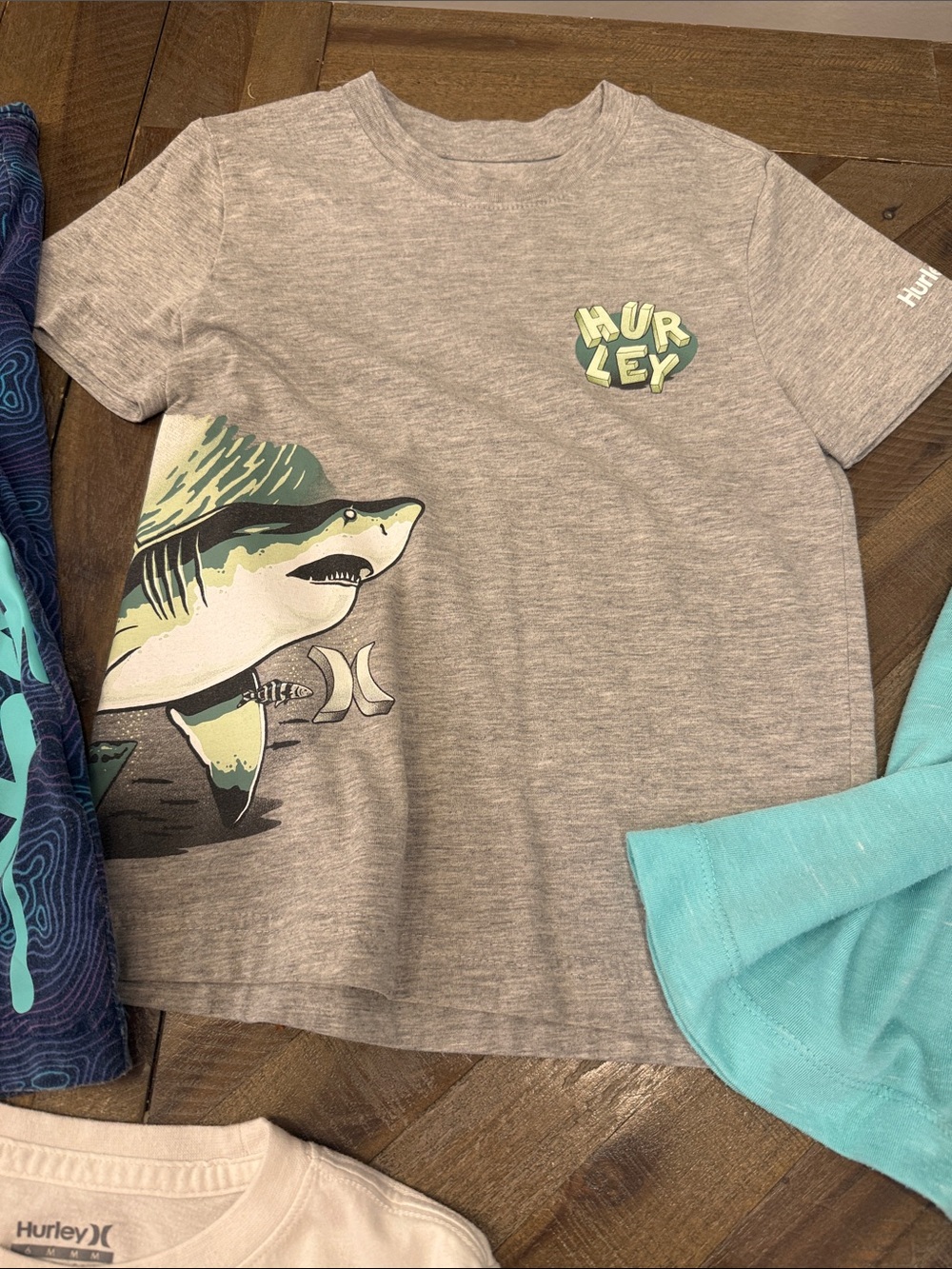 Hurley Kids Graphic Tees Variety Pack - Black, White, Gray, Blue, Teal - Picture 5 of 11